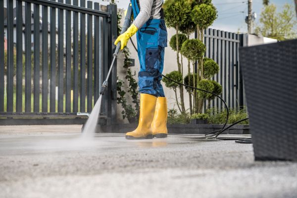 Cost of Driveway Power Washing in Niles