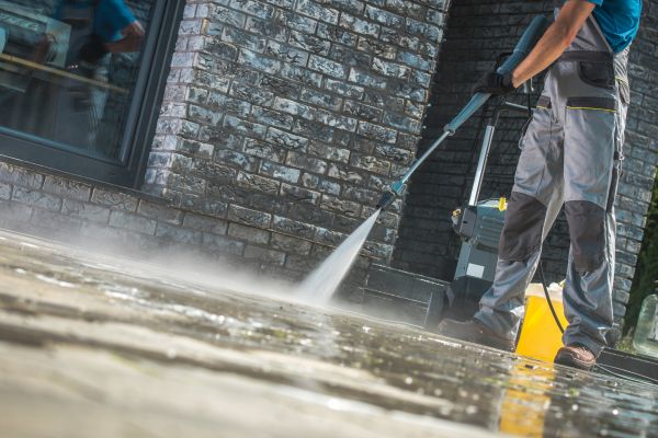 Storefront Pressure Washing in Niles