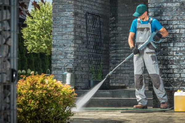 Outside House Cleaning in Niles